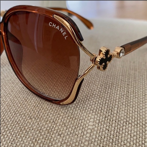 CHANEL Accessories - CHANEL Black Enamel 4 Leaf Clover Sunglasses